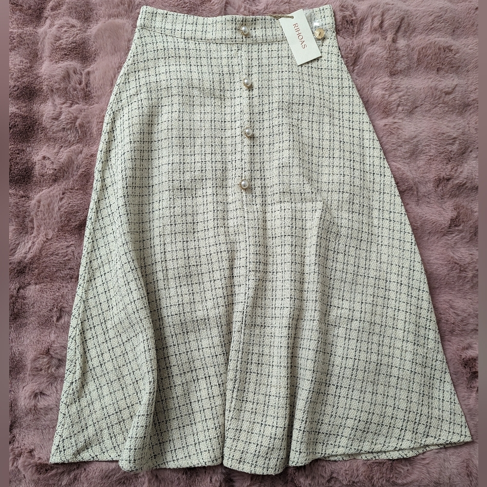 BNWT /Small/ pearl button high waisted tweed skirt
